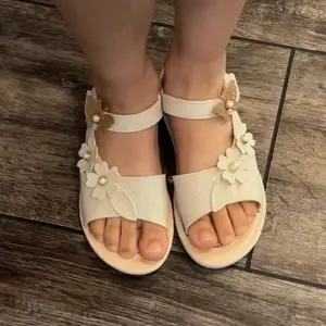 New 2026 Kids Sandals Summer Fashion Princess Style Beach Shoes Soft Sole Toddler Girl Casual Student Girls' Sandals Outdoor Sports Leisure School Soft Bottom Sandals