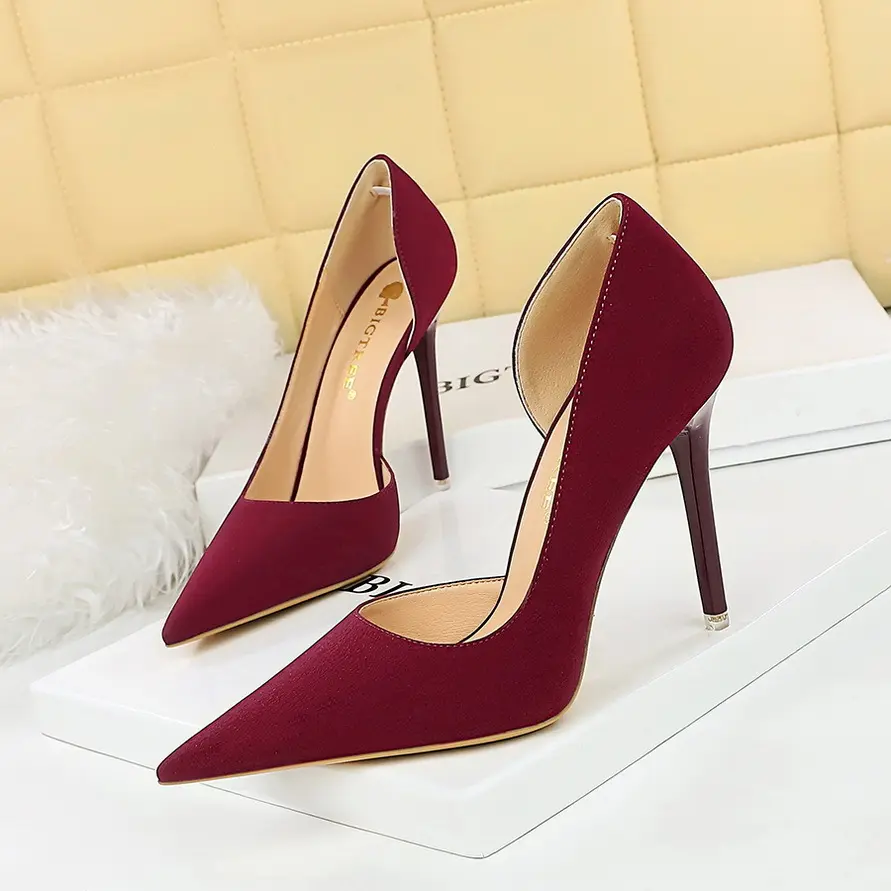 Women's Elegant Stiletto High-Heels - Simple Low-Cut Pointed Toe, Side Hollow, Retro Litchi Pattern Pumps for Party, Banquet, Spring Sports & Outdoor Accessory