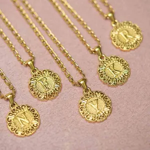 Dainty Jewelry 18K Gold Plated 26 Initial Letter Lace Lace Round Golden Necklace, Stainless Steel Couple's Daily Wear Accessory, Vintage Jewelry, Gift for Her, Women's Fashion Jewelry