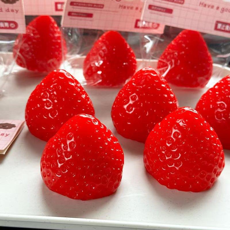 Made in Japan Strawberry Squeeze Toy Realistic Design Aromafor Stress Relief Soft Squishy Silicone Maker ldeal Gift HomeOffice Use