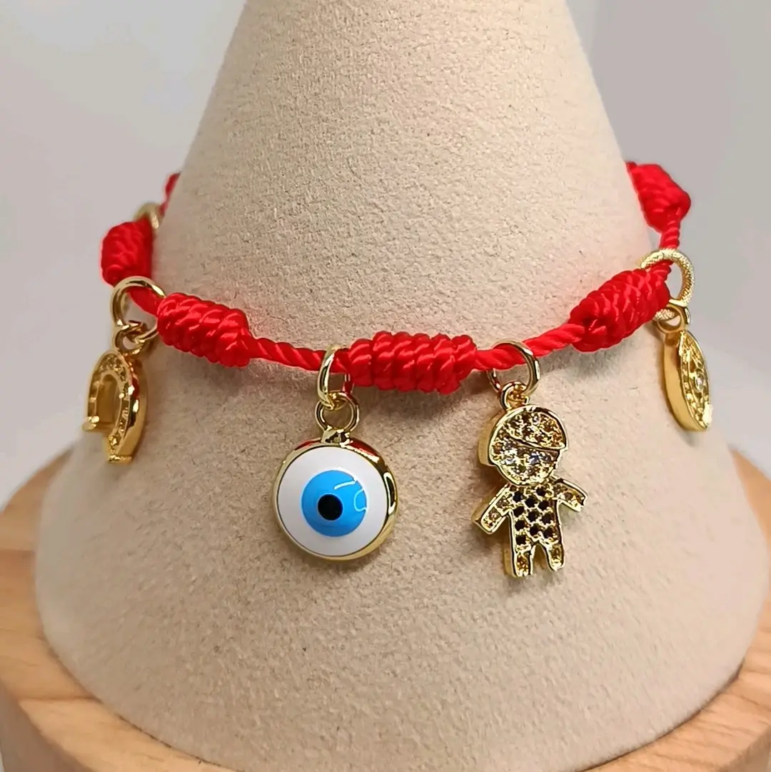 Women's Red Pendant Chain Bracelet - Female Casual Classic Costume Jewelry, Daily Wear Accessory with Eye-Catching Design, Durability