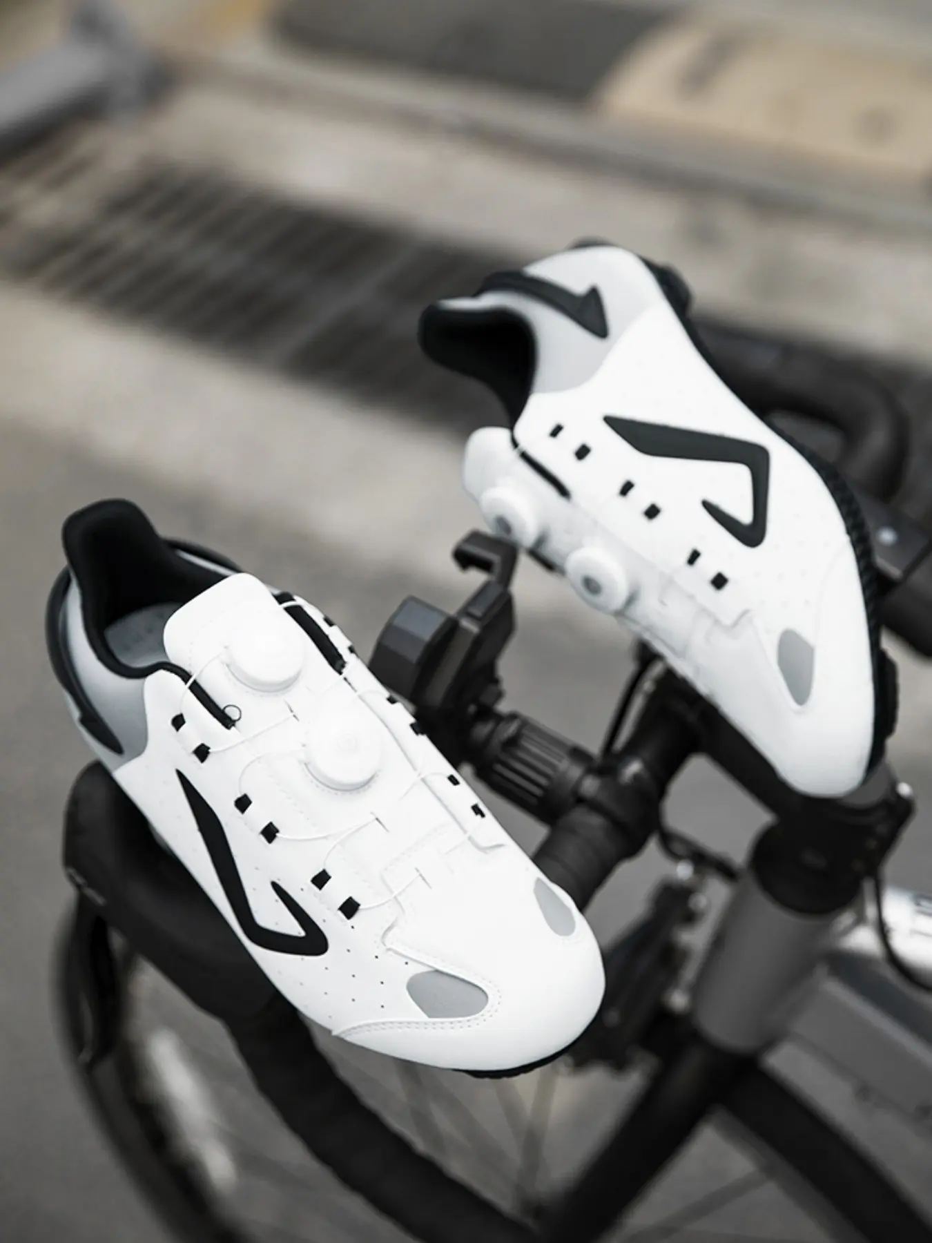 Unisex Cycling Shoes, Indoor Road Bike Shoes, Comfortable Riding Footwear, Sporty PU Leather Sneakers, All Seasons, Medium Width
