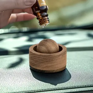 High-quality aroma diffuser, suitable for car interiors and bedrooms. With a rotating design, - enhances air quality through fragrance. A home fragrance product.