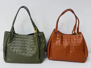 New fashion woven leather shoulder, crossbody, and handbag basket bag with large-capacity leather bucket style