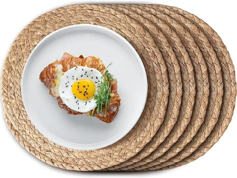 6pcs Woven Placemats, Natural Wicker Chargers for Dinner Plates, Heat Resistant, Easy to Clean, and Non-Slip – Elegant and Practical Addition to Your Dining Table