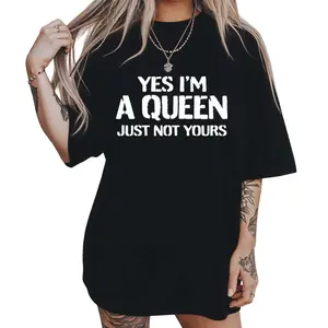 Casual Streetwear Queen T-Shirt – Bold Female Fashion with a Retro Grunge Vibe