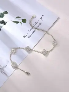 Classic four-leaf clover moissanite bracelet, 14k gold-plated, niche, light luxury, versatile, fashionable, suitable for daily wear, vacation, dating, and other occasions, also a surprising and exquisite small gift