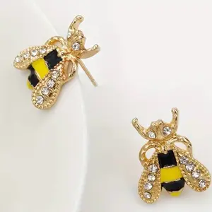 Qu33n B33 Stud Earrings-Unisex