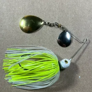 009 Custom Bingo Spinnerbait, 3/8oz Blue Satin Shad & Chartreuse Double Colorado Nickel/Gold Brass Based Blades with 80-Strand Tournament-Grade ProUmbrella Skirt, Premium Components, Hand-Crafted in Texas, USA.