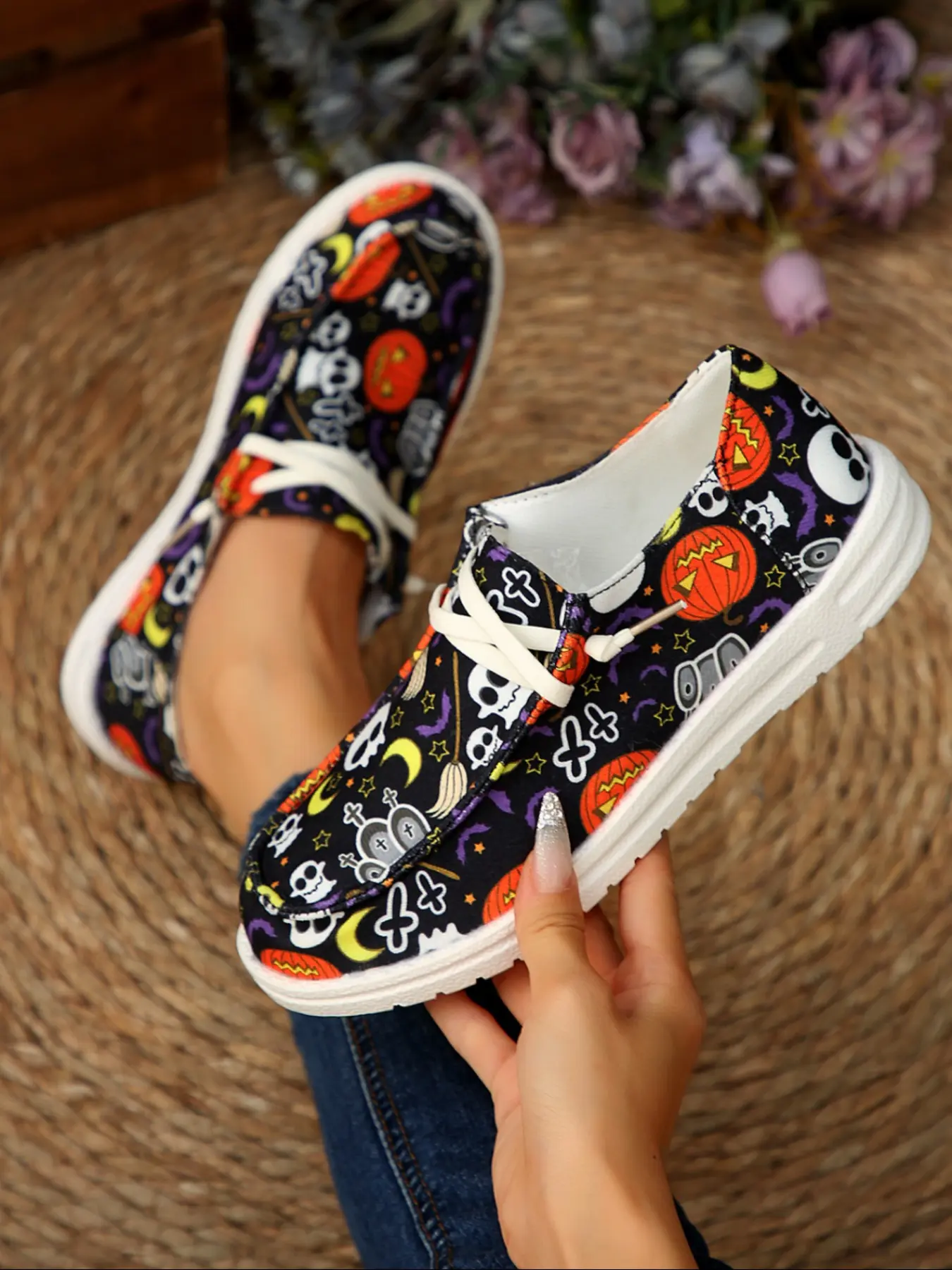 Halloween Women's Breathable Non-Slip Canvas Sneakers, Pumpkin Ghost Pattern, Round Toe, Easy Elastic Laces Closure