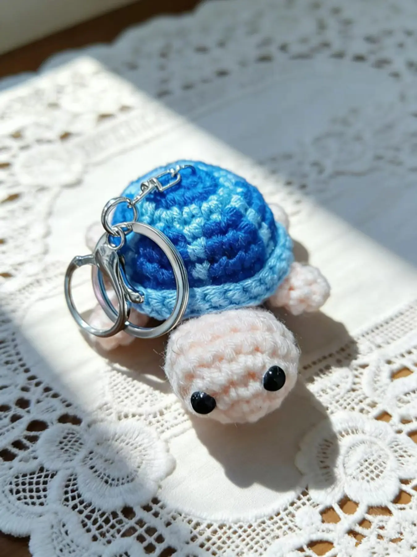 Handmade Crochet Turtle Keychain, Keyrings, Cute Animal Bag Charm, Keychain for Bags, Car Key Holder, Perfect Gift for Friends and Family, Unique Personalized Accessory