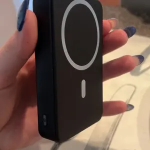 2026 US Spring Glow Up campaign 10000mAh Magnetic Power Bank  Wireless Portable Charger with USB-C Cable LED Display Foldable Battery Pack for iPhone17/ 16/15/14/13/12/Pro/Pro Max Series Charging Compact Silicone Black