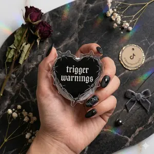 Trigger Warnings BookTok Phone Grip, Dark Romance Barbed Wire Heart Stand, Gothic Acrylic Bookish Holder For EReader Kindle Tablet, Reader Gift