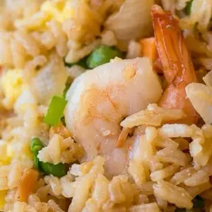 Check out the recipe HERE: https://iwashyoudry.com/easy-shrimp-fried-rice/
