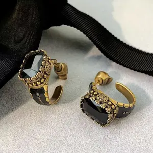 European and American Exaggerated Retro Gold Circle Earrings Simple Design Black Diamond Earrings for Women Light Luxury Niche High-end Sense Stud Earrings