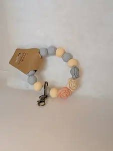 8 lg keychain