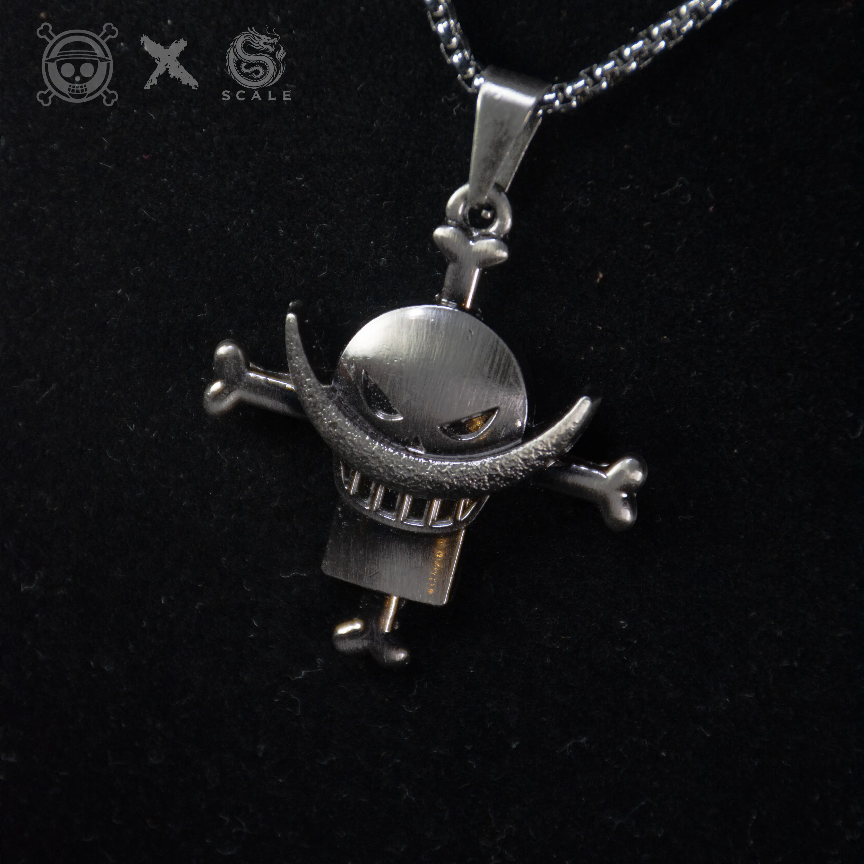 One Piece Whitebeard Necklace Anime Pendant Jewelry Gift for Fans Edward Newgate