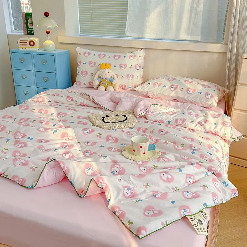 1pcs Pink Heart Rabbit Print Summer Lightweight Blanket, ultra-soft and skin-friendly air-conditioning blanket/summer cooling blanket, suitable for summer use in bedrooms, offices, beds, living rooms, and home relaxation, Cozy Throw Blanket