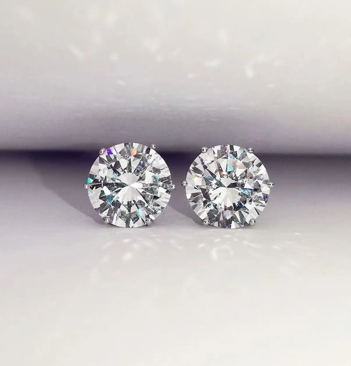 Magnetic 6-Prong Cubic Zirconia Fake Piercing Earrings - Back Clip, Clip-On Attachment, Hypoallergenic, Non-Pierced for Sensitive/Cartilage Ears, Birthday Gift for Women's Daughter/BFF, Magnetic Earrings, Fake Piercings