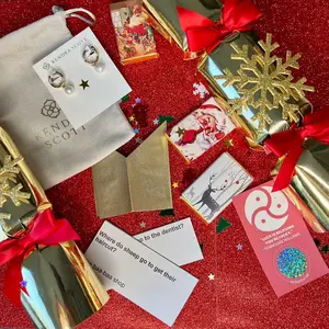 Christmas Crackers for every occasions, corporate gifts, wedding favors, Christmas dinner decor, Christmas gifts, personalized Christmas gifts