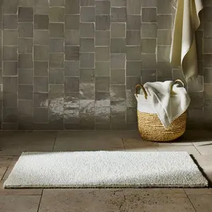 21"x34" Organic Melange Reversible Bath Rug White - Casaluna