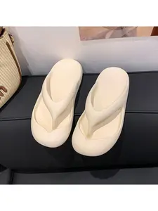 2026 popular women's flip-flops for home and outdoor use, versatile and stylish, suitable for beach, non-slip and odor-resistant, comfortable to wear for long periods without chafing the feet