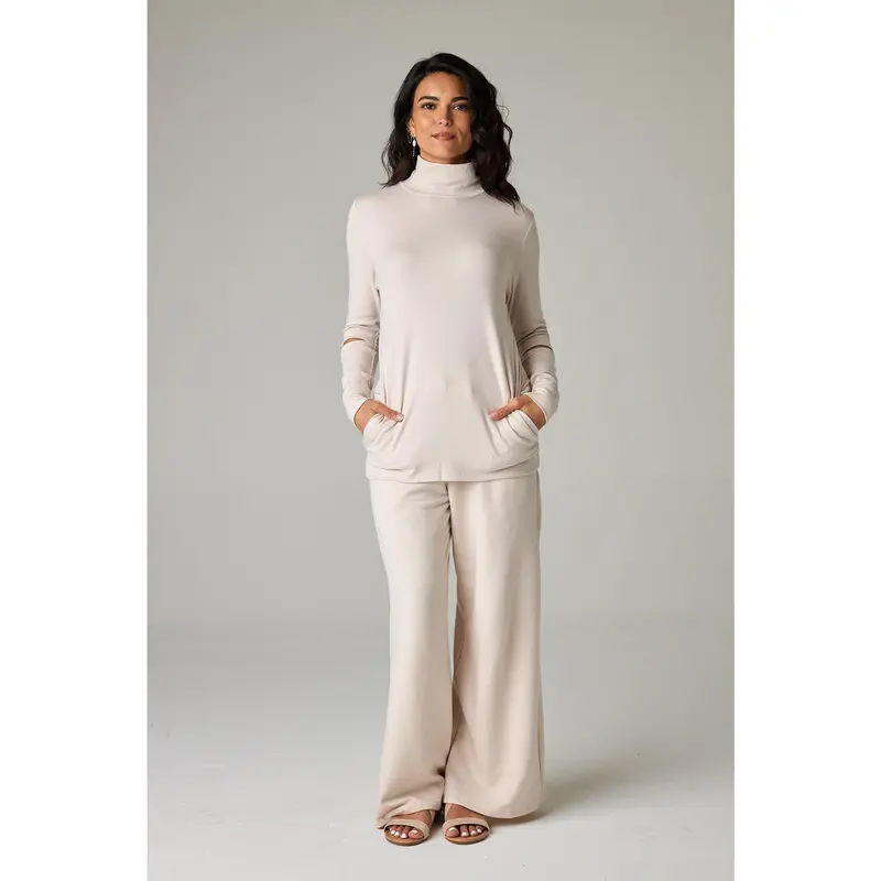 EAVOLU Acadia Split-Sleeve Women’s Top – Sustainable Eco-Friendly Unique Sleeve, Casual Elegant  Long Sleeves Womenswear Minimalist Pockets Soft