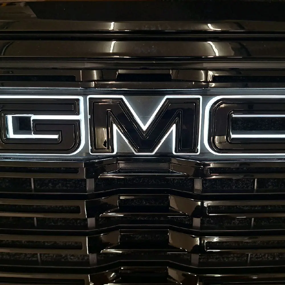 GMC Sierra 2019÷2027 Illuminated Emblem  Gloss Black