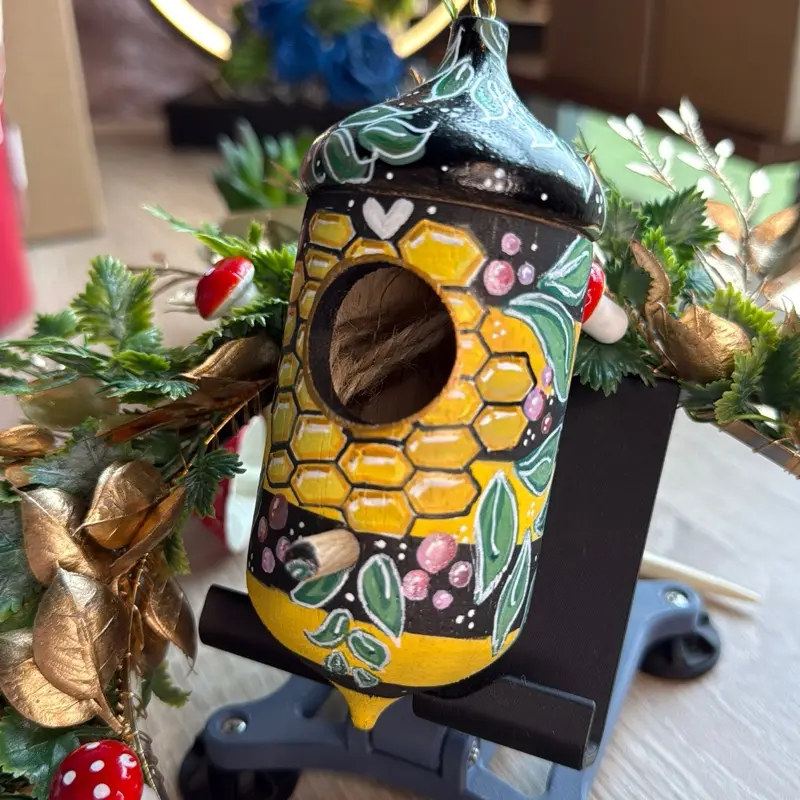 Bee Fabulous hummingbird house