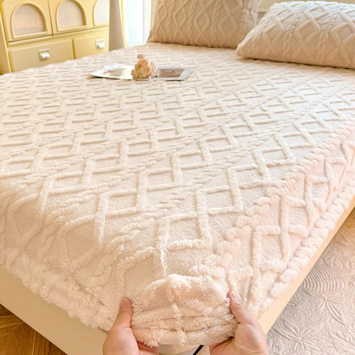 Embossed Taffeta Mattress Cover Set, 3 Counts/set Including 1 Mattress Cover & 2 Pillowcases, Soft Comfortable Bedding Set for Bedroom Dormitory