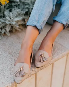 Cream pointed loafer with tassel-Biscotti