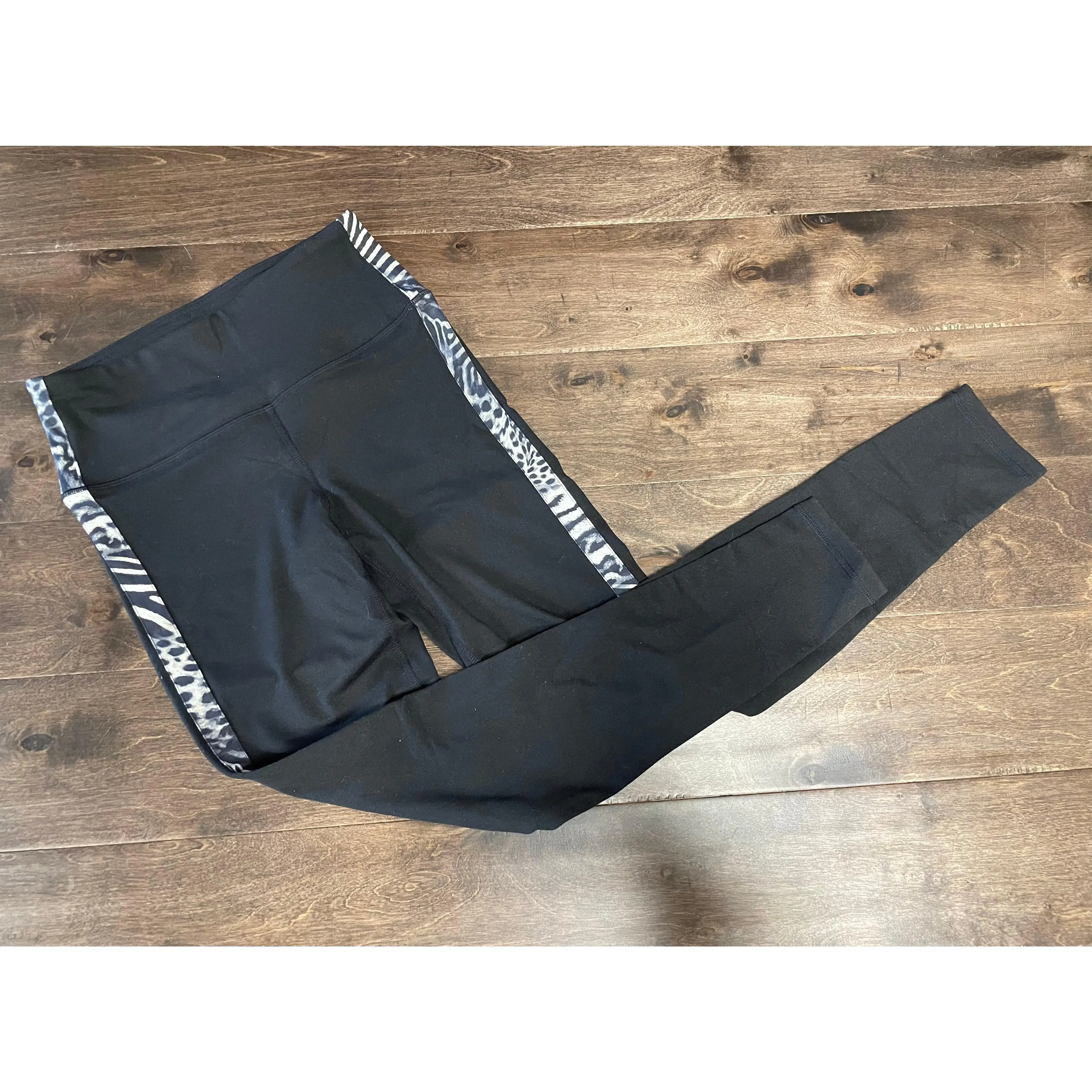 Mono B Side Stripe Legging: Adult Small