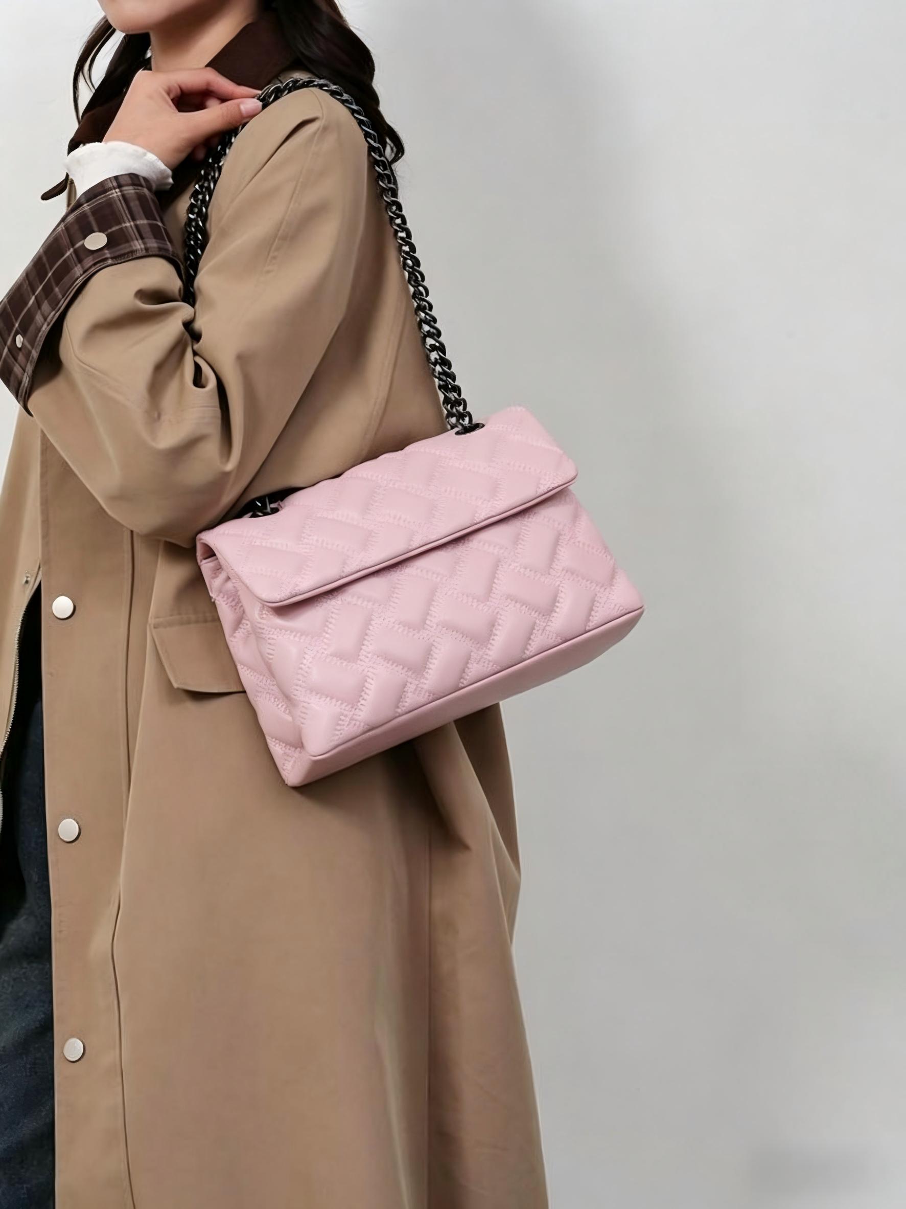 2026 New European Style Chain Messenger Bag, Plaid PU Material, Large Capacity, All Seasons, Perfect for Commuting and Daily Use