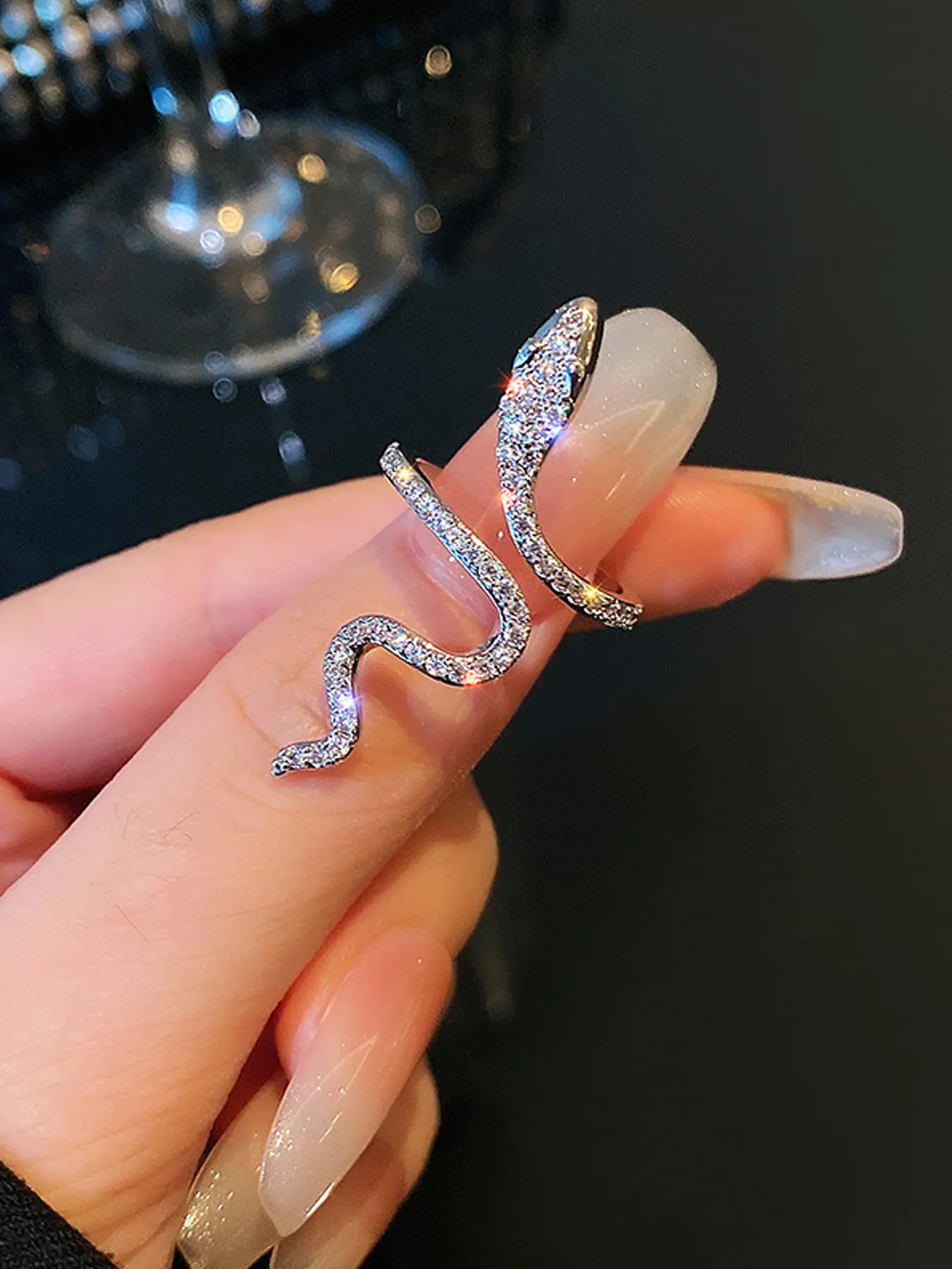 Elegant Snake Pattern Ring for Women, Adjustable Design Jewelry, Perfect Valentine's Gift and Daily Wear Accessory