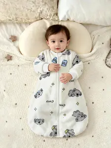 This swaddle, Sleep sack, adopts an integrated zipper closure design, making it ideal for newborns 1-9 months during autumn and winter or in air-conditioned rooms. It is a must-have for new mothers and an excellent choice for newborn baptism gifts