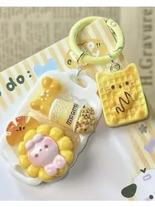 4 sets DIY Cream Keychain - 4 Sets Personalized Live Customization with Mini Accessories & Cute Key Ring - Perfect for Gifts or Everyday Use