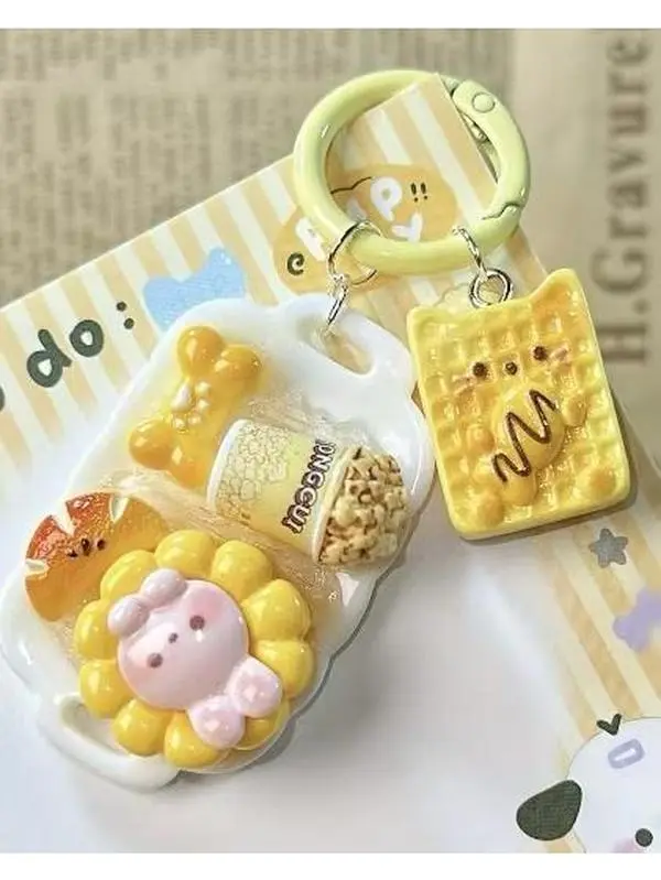 4 sets DIY Cream Keychain - 4 Sets Personalized Live Customization with Mini Accessories & Cute Key Ring - Perfect for Gifts or Everyday Use