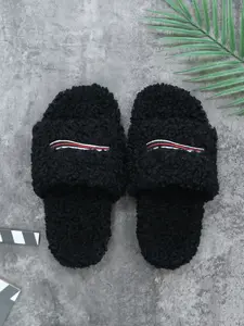 Unisex Winter Plush Slides – Cozy Fuzzy Fur Indoor Outdoor Slippers