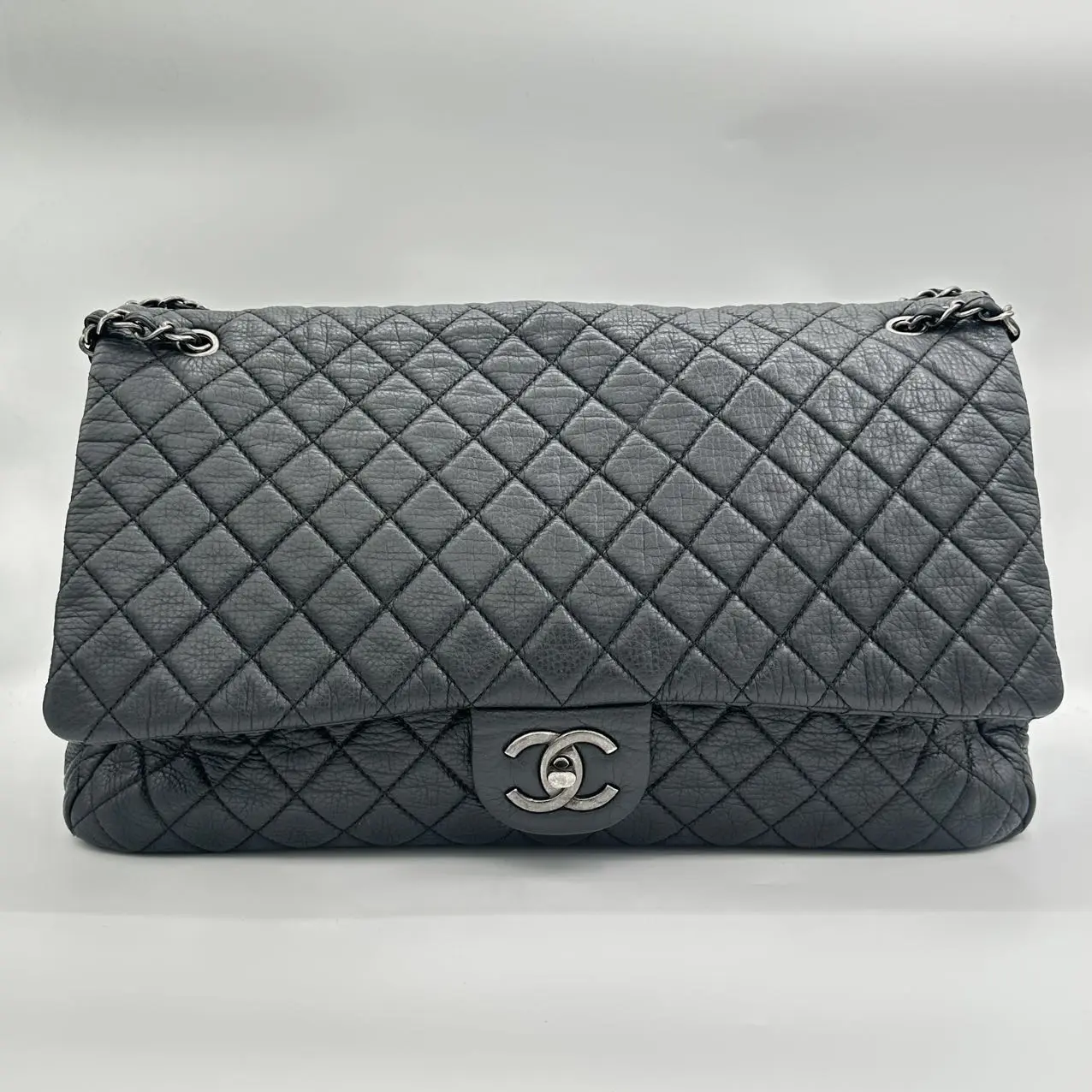Pre-owned CHANEL Leather Shoulder Bags Airline Classic Flap Bag Black Caviar JM MM0038