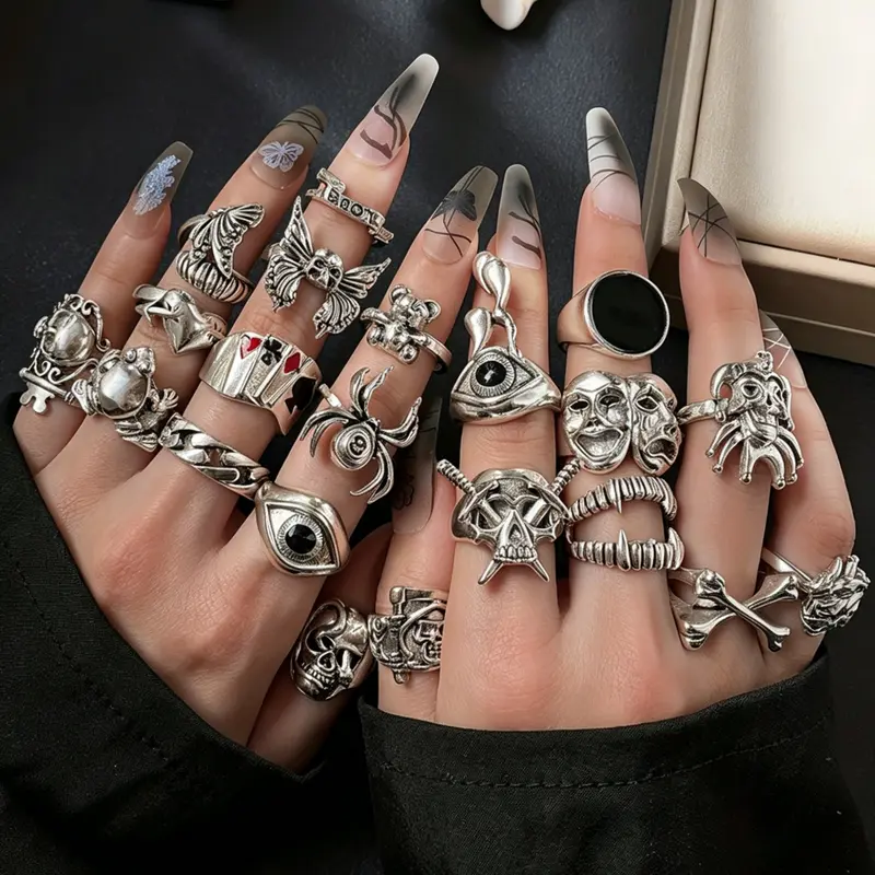 24-Piece Punk Style Ring Set, Gothic Hip-Hop Skull Spider Playing Card Rings, Exaggerated Retro Jewelry Accessories, Dark Aesthetic Rings, Stackable Finger Rings, Ring Stacks, Stackable Rings Set