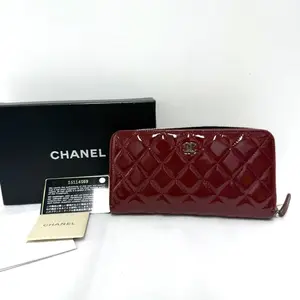 Pre-owned CHANEL Patent Wallet Brilliant Quilted Burgundy LNL0404