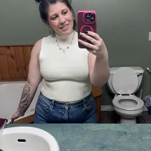 Women's Solid Round Neck Sweater Vest, Casual Sleeveless Crew Neck Jumper Vest for Spring & Fall, Fashion Women's Knitwear for Daily Wear, Knit Crop Top, Knit Clothing Sweaters