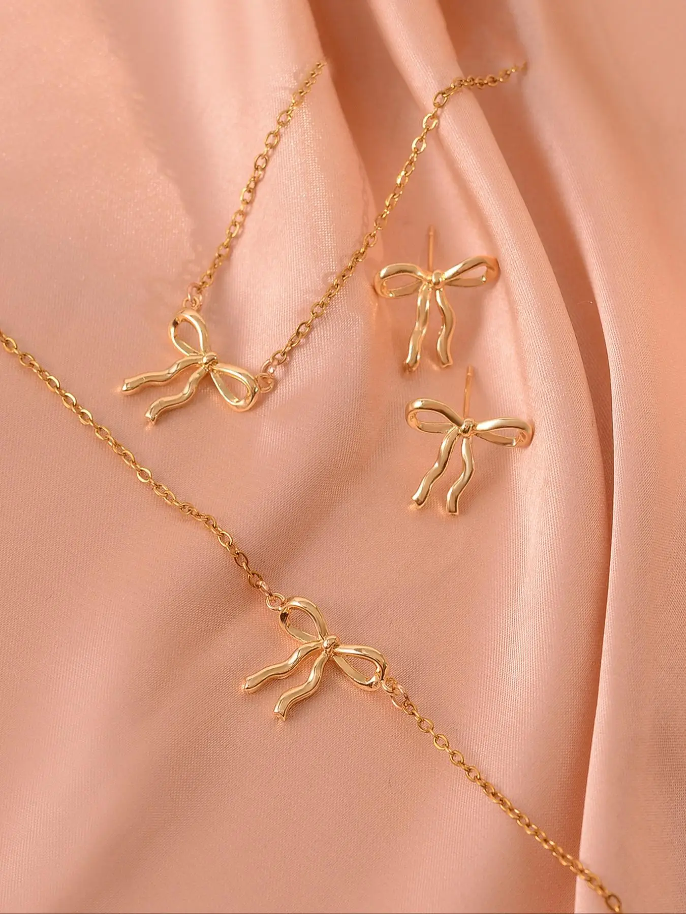 4-piece Copper Irregular Bow Design Exquisite Women's Fashion Trendy Jewelry Set, Necklaces