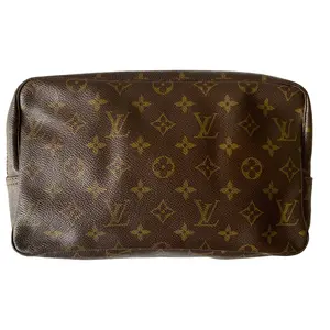 Pre-owned Louis Vuitton Pouch Toiletry Bags monogram Large Cosmetic bag 28 822 authentic with COA