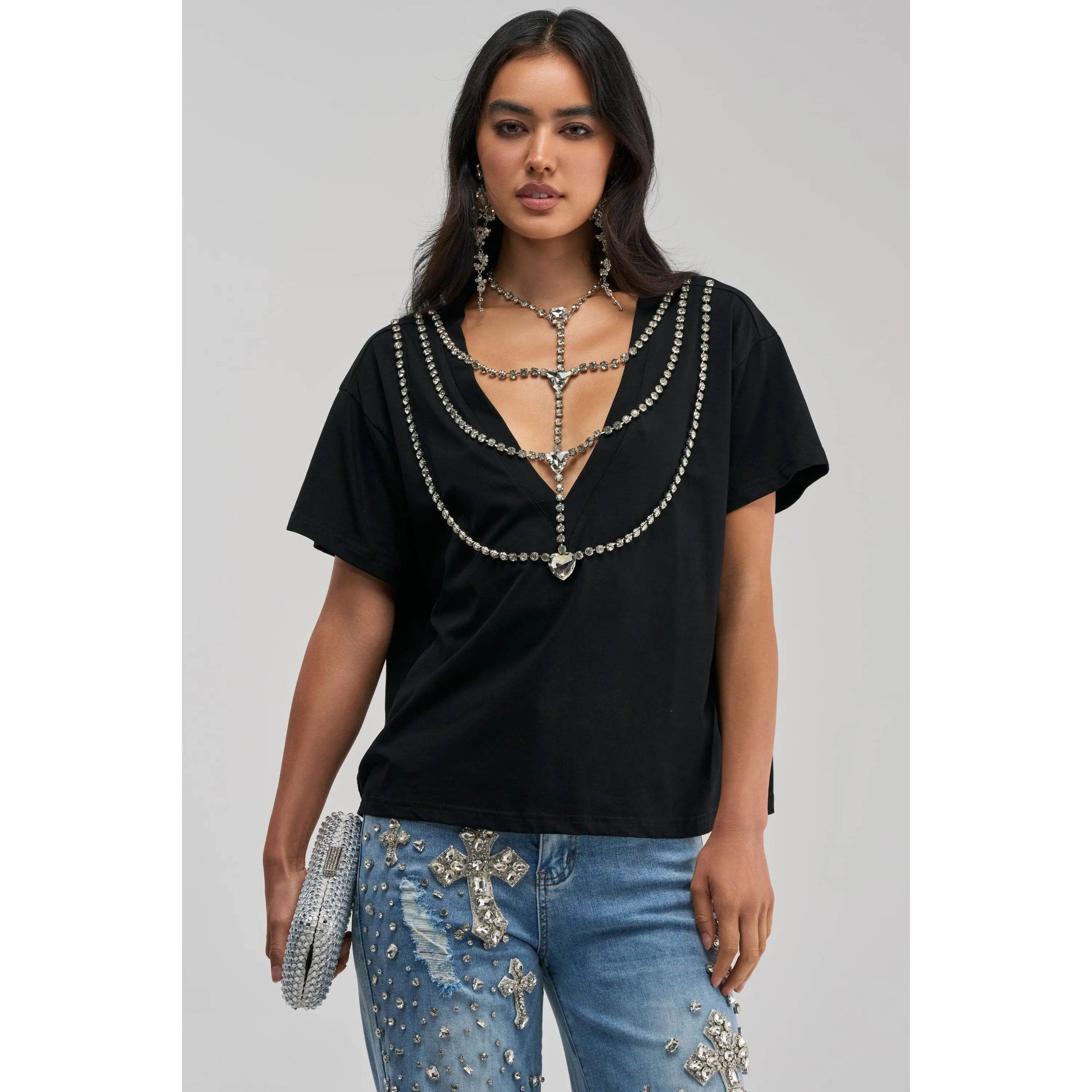 DIAMONDS DANCING RHINESTONE DETAIL TEE IN BLACK