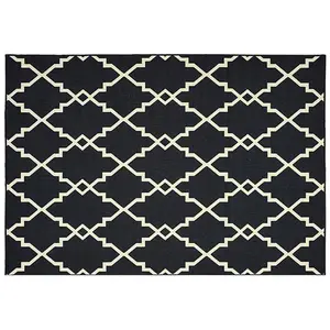 Oriental Weavers M7763K240RDST Marina Indoor Outdoor Outdoor Geometric Round Rug, Black - 7 ft. 10 in. x 7 ft. 10 in.