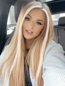 28Inch White And Blonde Highlights Long Hair Wig 180% Density 13x4 White Skunk Stripe Lace Front Wigs Long Straight Hair Wigs For Fashion Women Pre Plucked Glueless 13x4 HD Transparent Wigs For Women Christmas Wig
