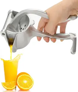 Handheld juicer, handheld fruit juicer, with seed filter, sturdy and durable aluminum alloy hand-cranked juicer, suitable for single citrus fruits (such as oranges), pomegranates, apples, lemons, limes (silver color)
