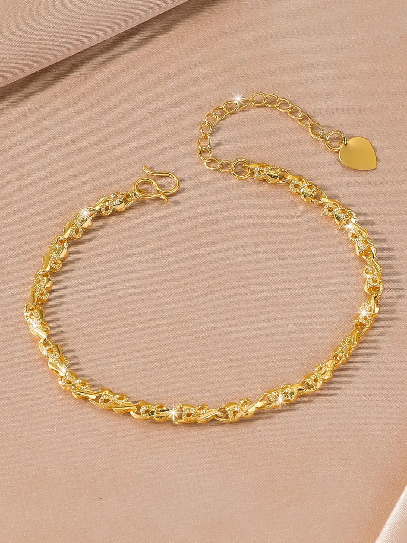 [New] 8-shaped pattern bracelet, tennis bracelet, gold-plated copper bracelet, Heart Charm Bracelet, Heart Bracelets, women's wedding jewelry, exquisite luxury girlfriend gift, Valentine's Day friend gift, daily accessory gift, Mother's Day jewelry gift