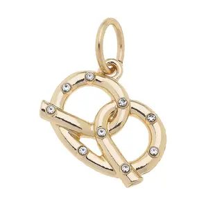 Pretzel Charm in Shiny Gold